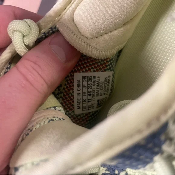 adidas gazelle silver green womens Adidas X Yeezy Boost 350 V2 Sneakers Glow w/ Tags